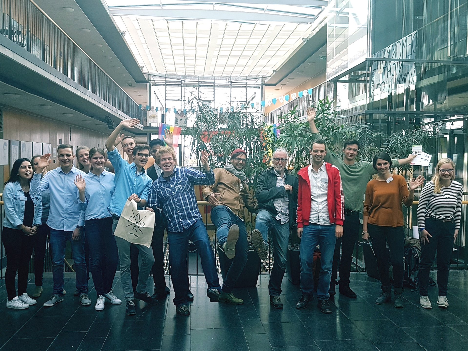 Das Team der Ideenwerkstatt mit dem Zukunftsstaat-Team in Vahingen Enz 20171013_110420.jpg